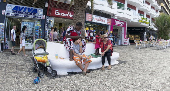 Large thumb pezi 9763