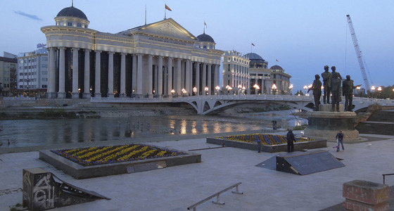 Large thumb pezi 02015